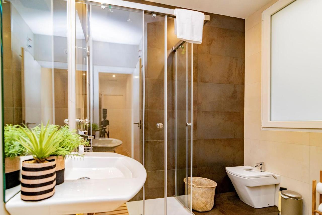 Juan Bravo Suites Madrid Bagian luar foto