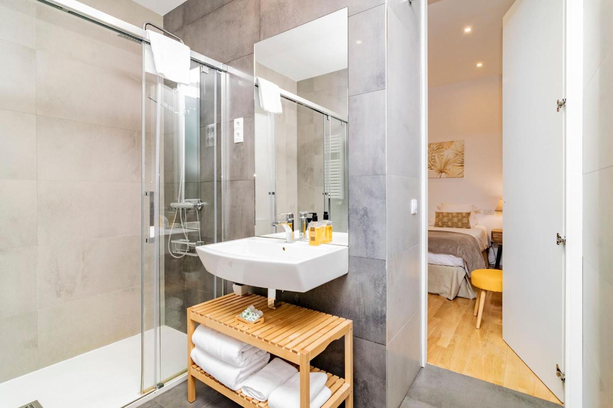 Juan Bravo Suites Madrid Bagian luar foto