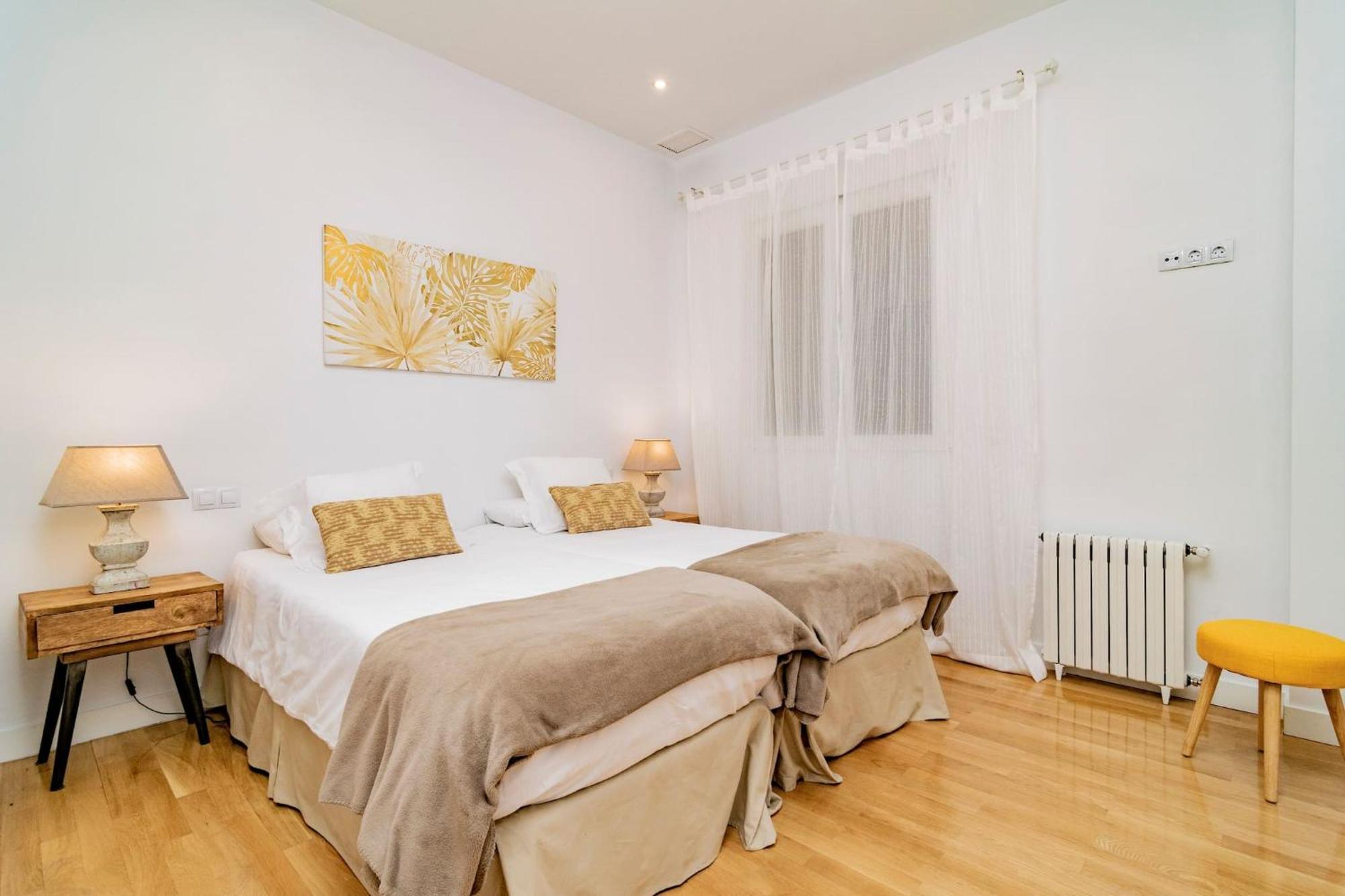 Juan Bravo Suites Madrid Bagian luar foto