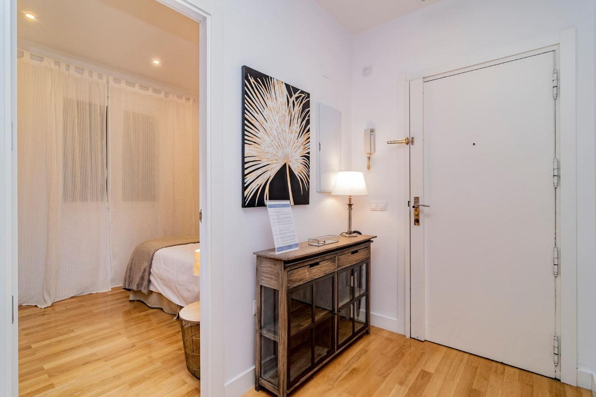 Juan Bravo Suites Madrid Bagian luar foto