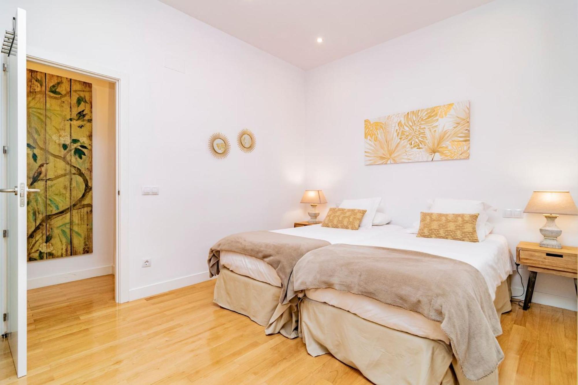 Juan Bravo Suites Madrid Bagian luar foto